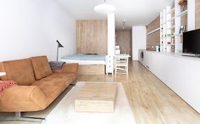 B44 Brody Apartment